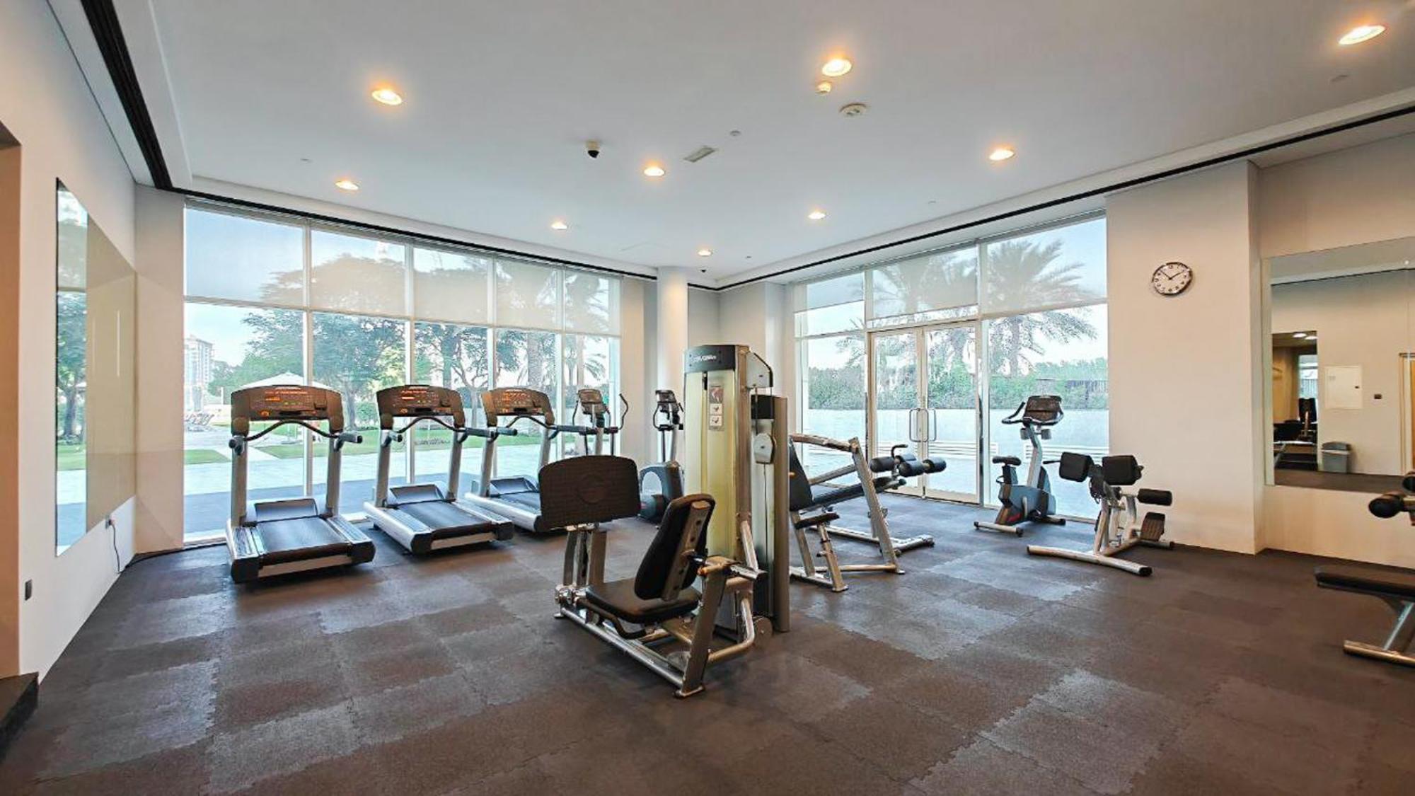 Lavish 3br With Pool Access In Al Bateen Dubai