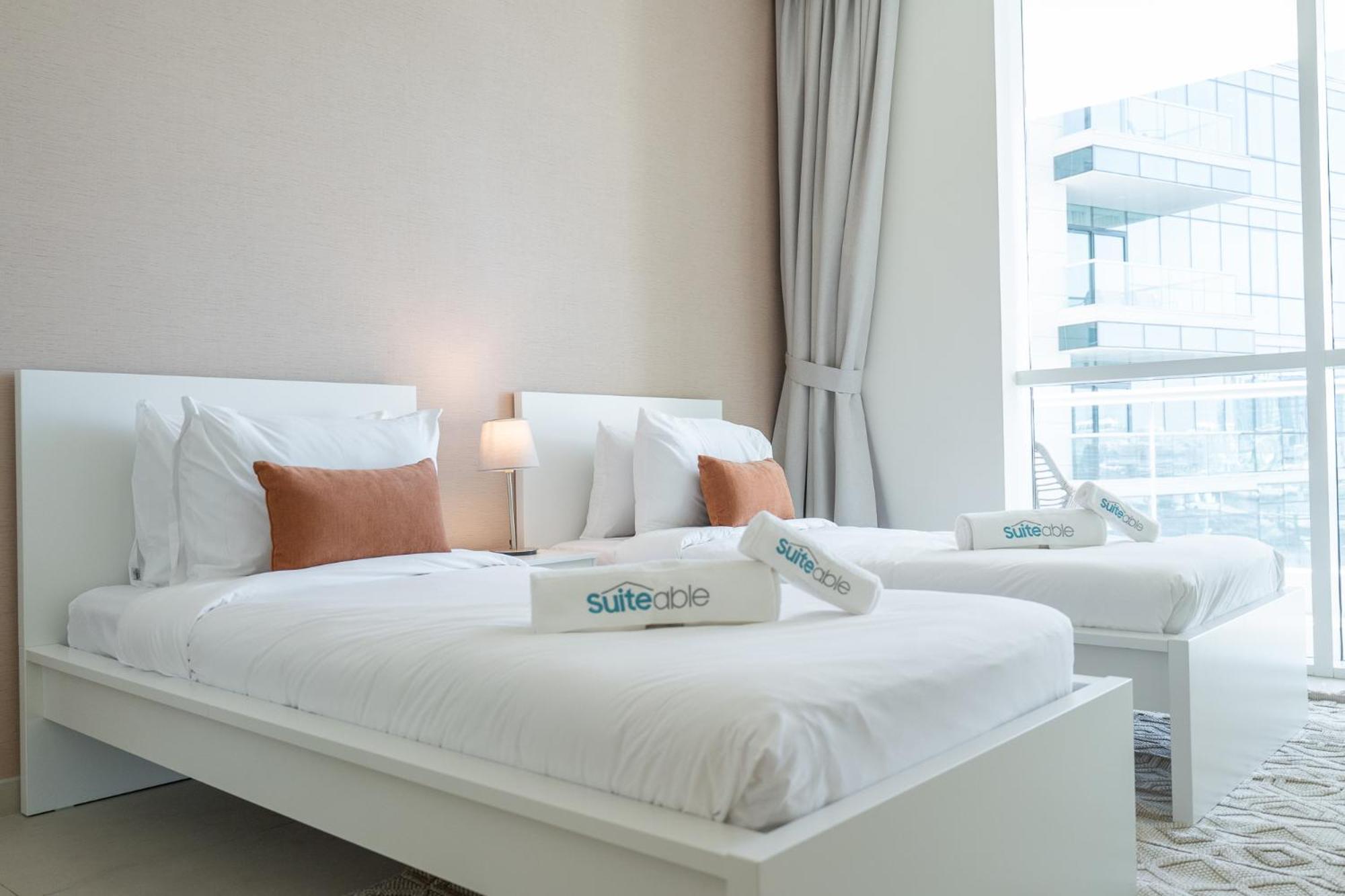Lavish 3br With Pool Access In Al Bateen Apartment