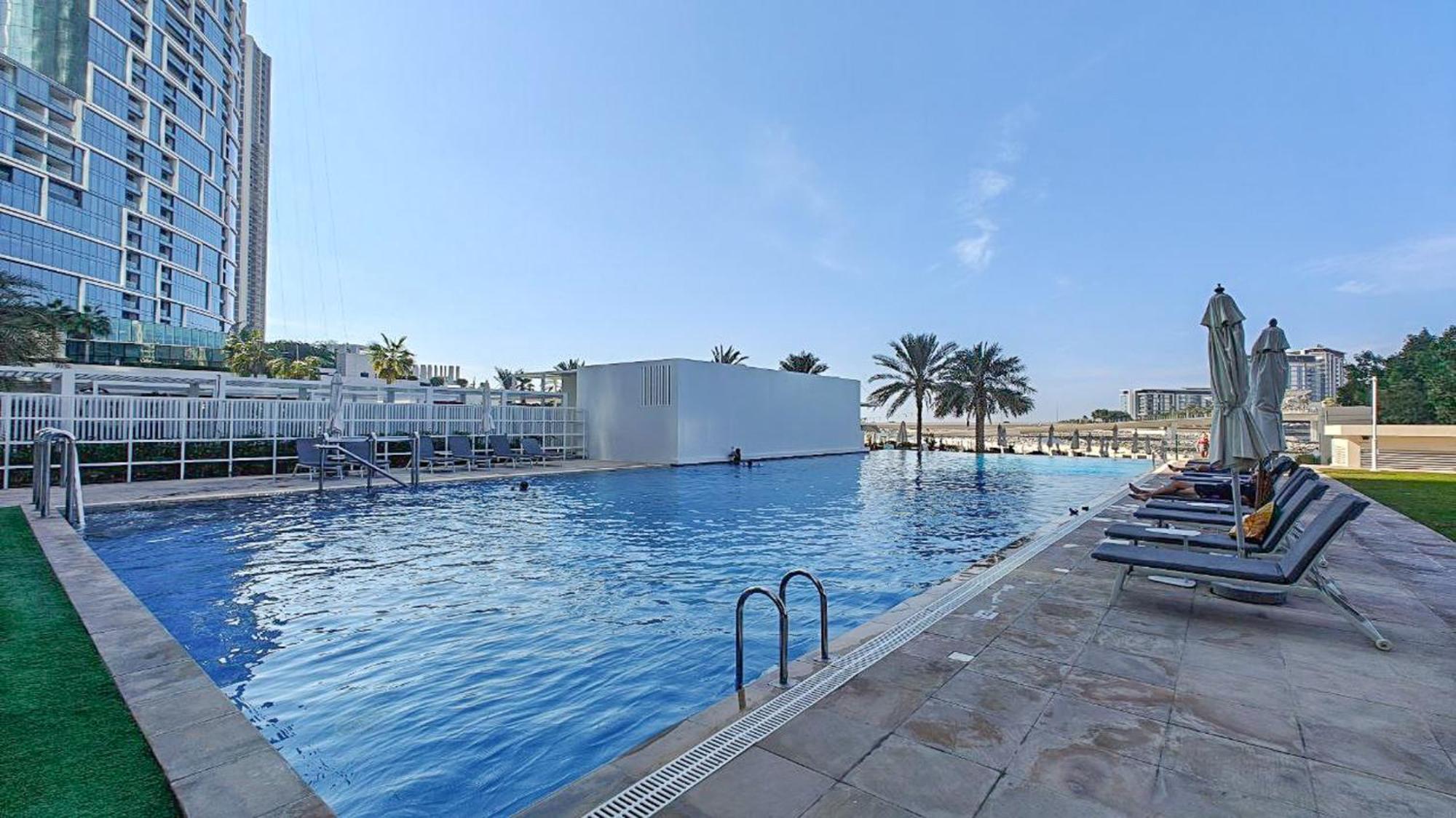 Apartment Lavish 3br With Pool Access In Al Bateen Dubai