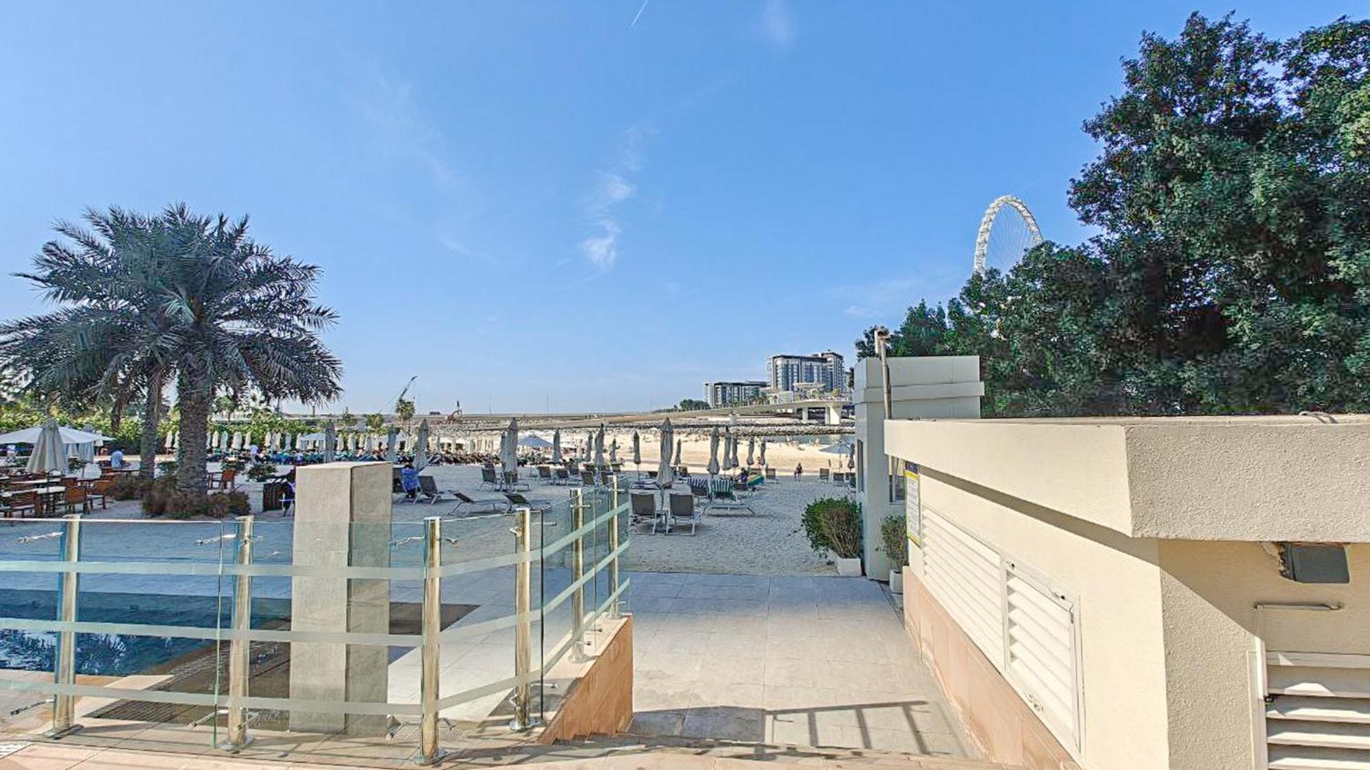 Apartment Lavish 3br With Pool Access In Al Bateen *