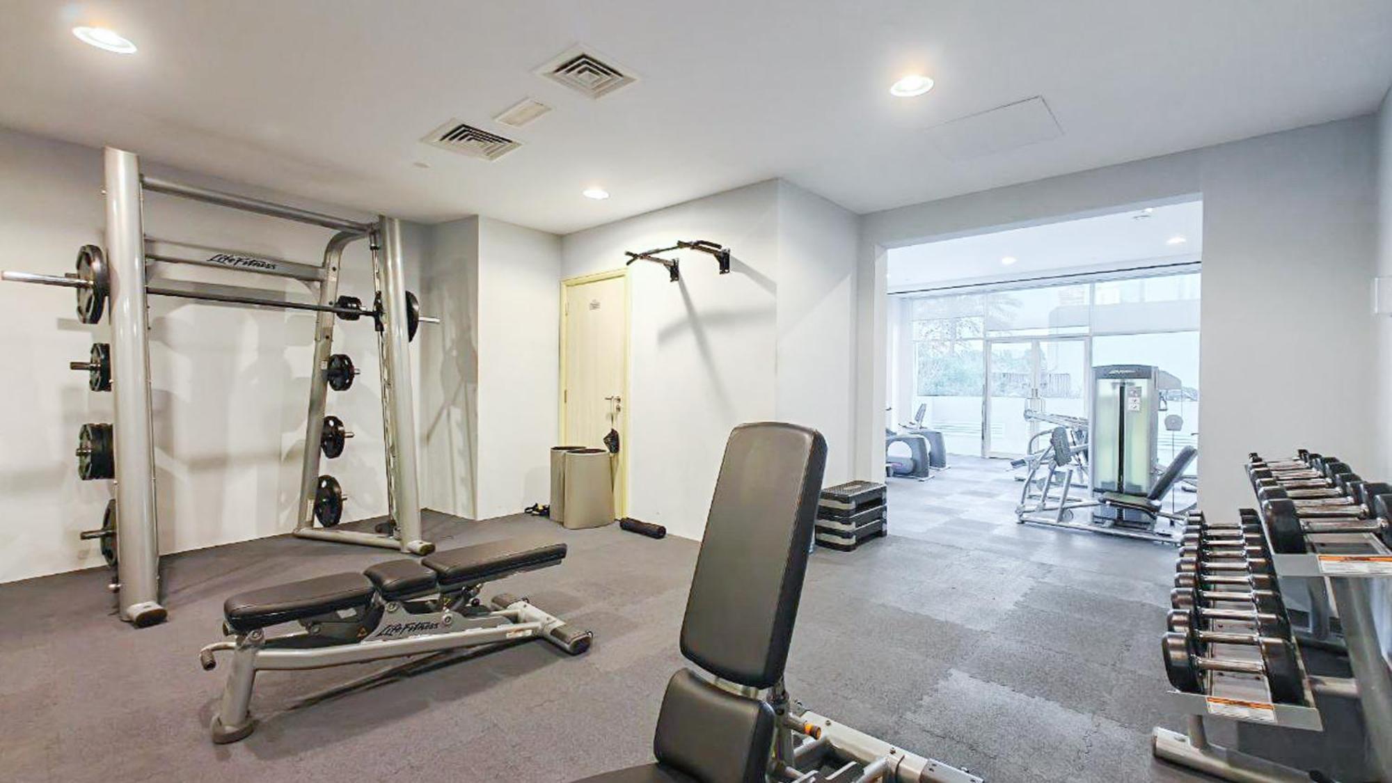Apartment Lavish 3br With Pool Access In Al Bateen *